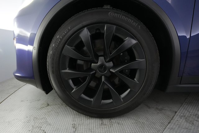 2022 Tesla Model X — photo 15 of 22