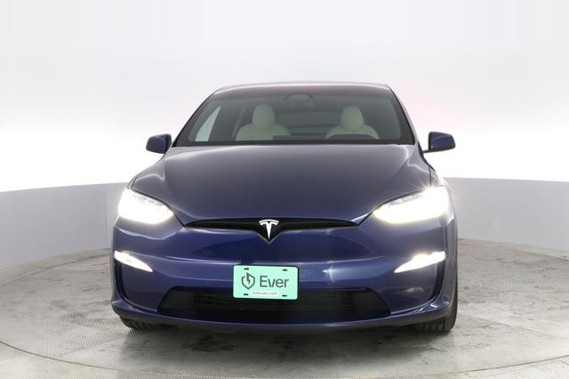 2022 Tesla Model X — photo 9 of 22