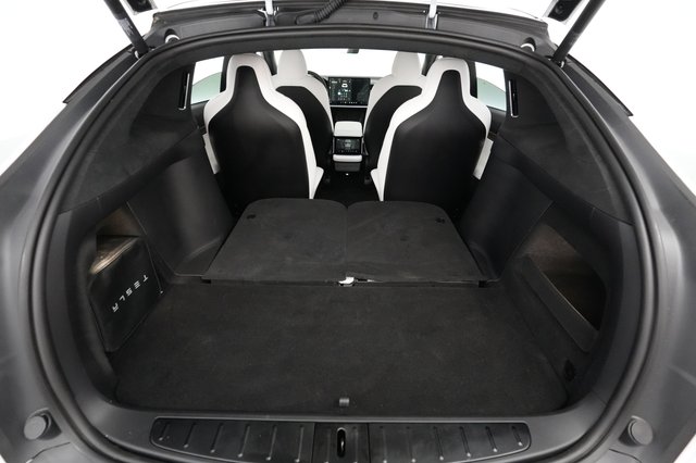 2022 Tesla Model X — photo 6 of 27