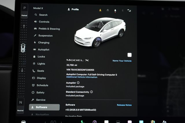 2022 Tesla Model X — photo 5 of 27