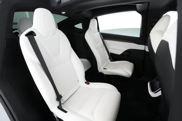 2022 Tesla Model X — photo 4 of 27