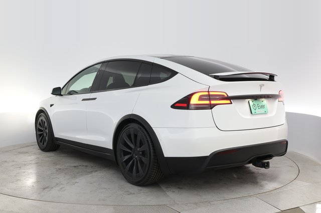 2022 Tesla Model X — photo 13 of 27