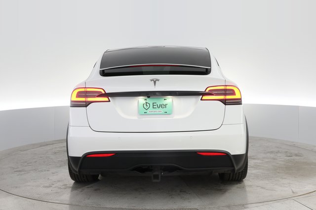 2022 Tesla Model X — photo 12 of 27