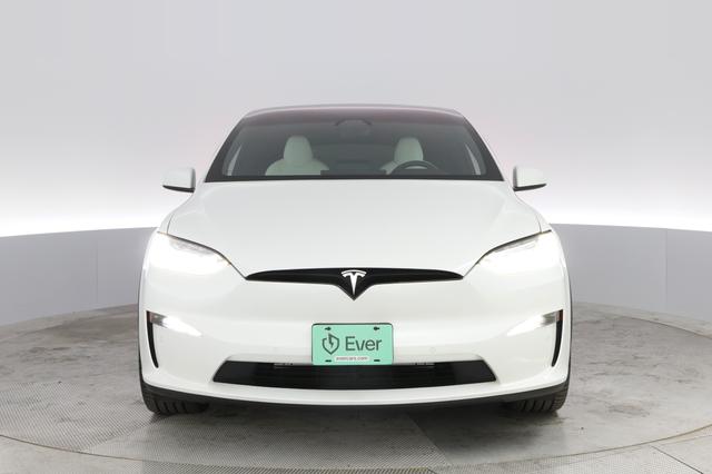 2022 Tesla Model X — photo 9 of 27