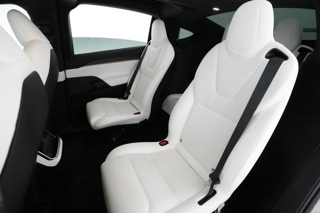 2022 Tesla Model X — photo 19 of 27