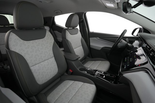 2023 Chevrolet Bolt EUV — photo 18 of 19