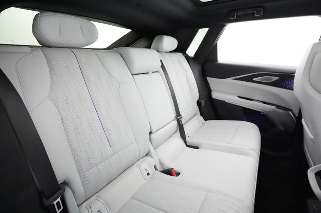 2023 Cadillac LYRIQ — photo 4 of 21