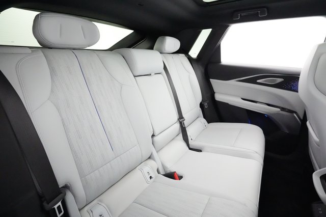 2023 Cadillac LYRIQ — photo 4 of 21