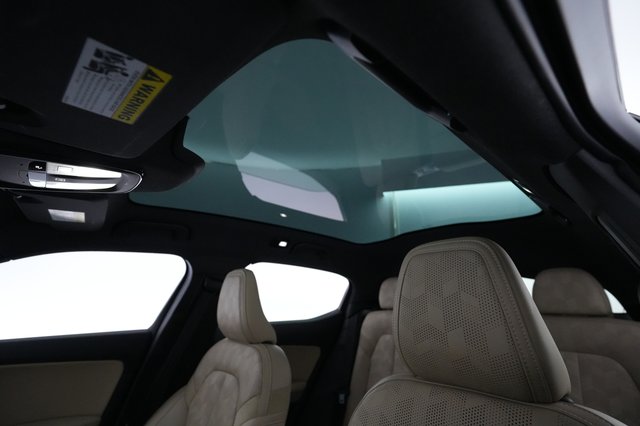 2022 Polestar 2 — photo 18 of 22