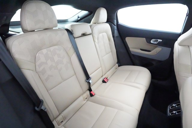 2022 Polestar 2 — photo 4 of 22
