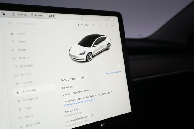 2023 Tesla Model 3 — photo 5 of 26