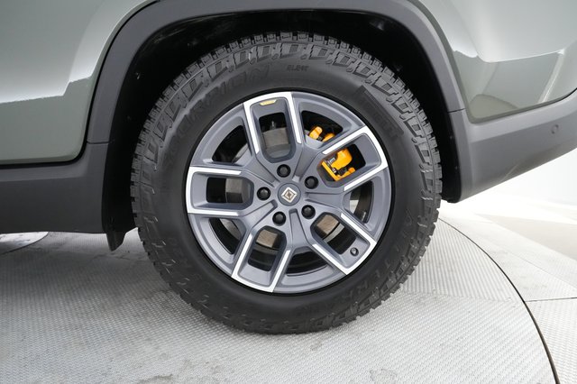 2022 Rivian R1T — photo 12 of 24