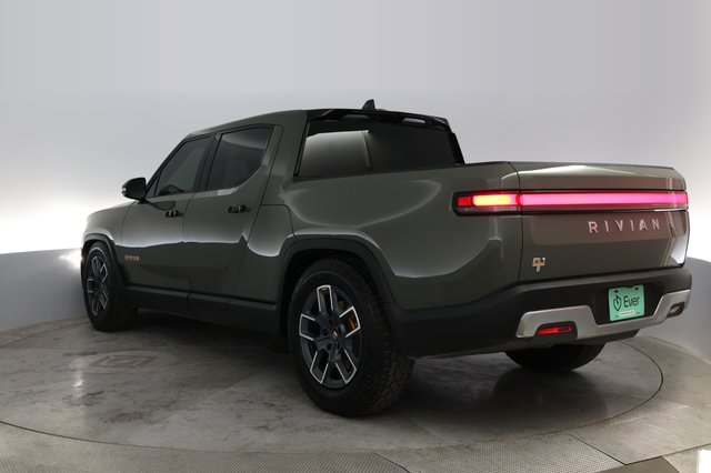 2022 Rivian R1T — photo 9 of 24