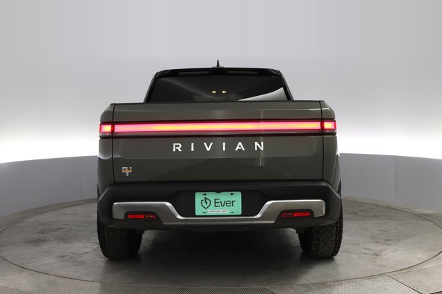 2022 Rivian R1T — photo 8 of 24