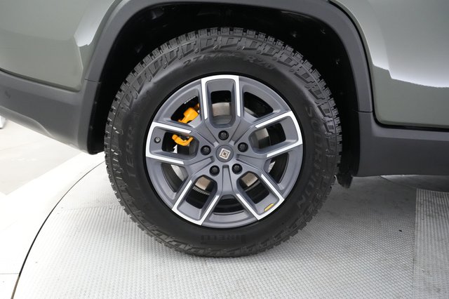 2022 Rivian R1T — photo 13 of 24
