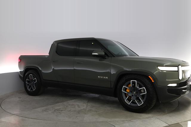 2022 Rivian R1T — photo 7 of 24