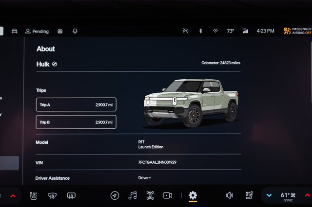 2022 Rivian R1T — photo 4 of 24