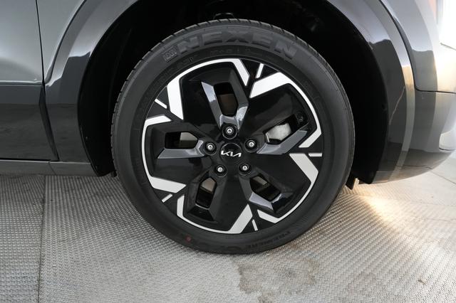 2023 Kia Niro EV — photo 7 of 21
