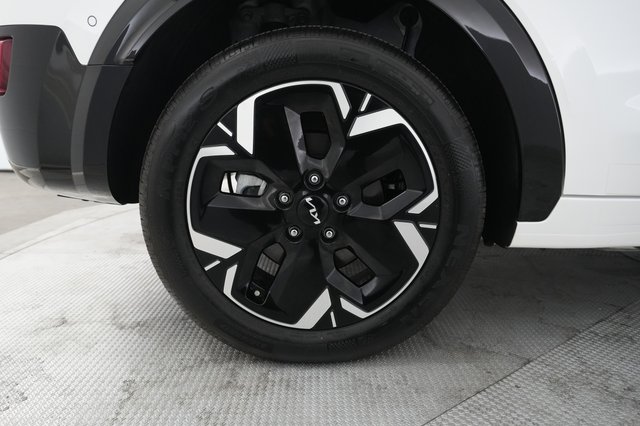 2023 Kia Niro EV — photo 16 of 21