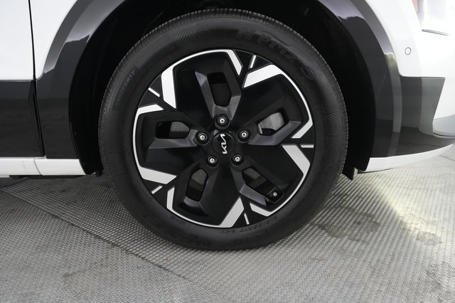 2023 Kia Niro EV — photo 17 of 21