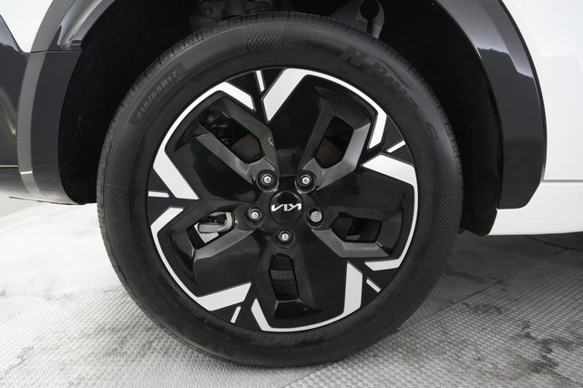 2024 Kia Niro EV — photo 17 of 22