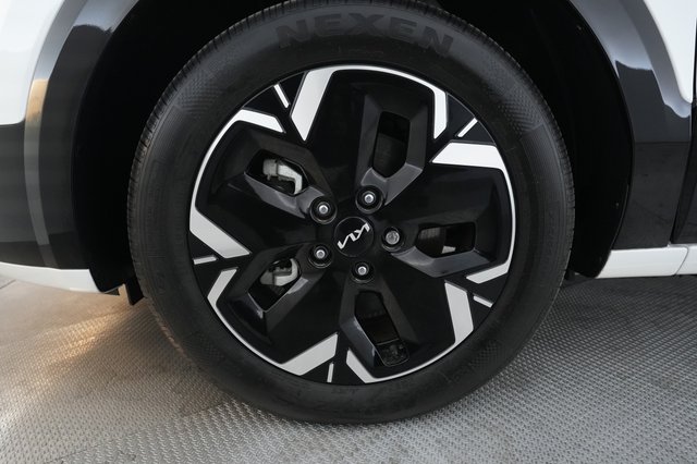 2024 Kia Niro EV — photo 15 of 22