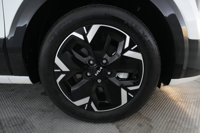 2024 Kia Niro EV — photo 16 of 22