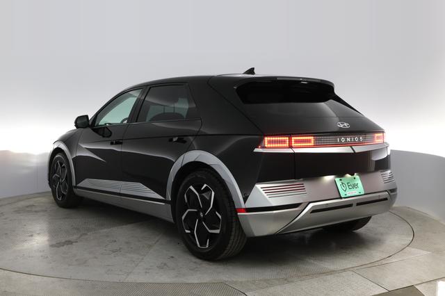 2022 Hyundai IONIQ 5 — photo 9 of 21
