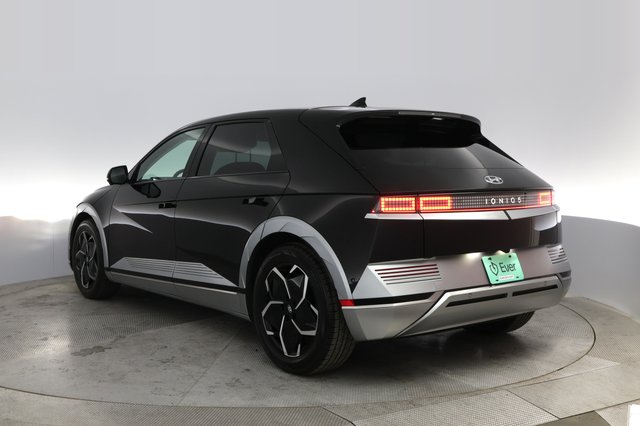 2022 Hyundai IONIQ 5 — photo 9 of 21