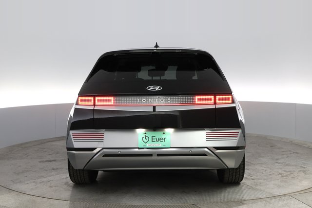 2022 Hyundai IONIQ 5 — photo 6 of 21