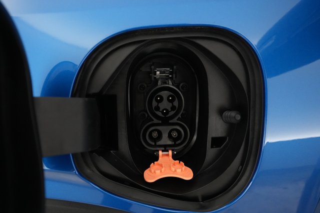 2022 Chevrolet Bolt EUV — photo 8 of 23