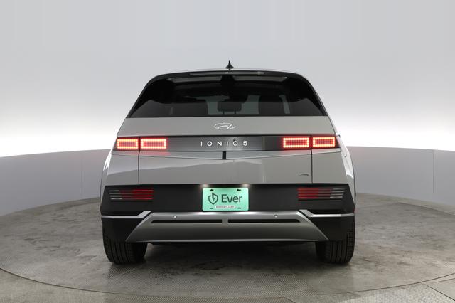 2023 Hyundai IONIQ 5 — photo 8 of 20