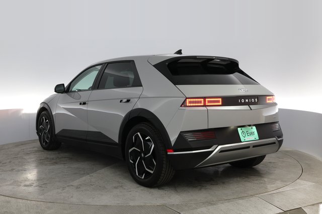 2023 Hyundai IONIQ 5 — photo 9 of 20