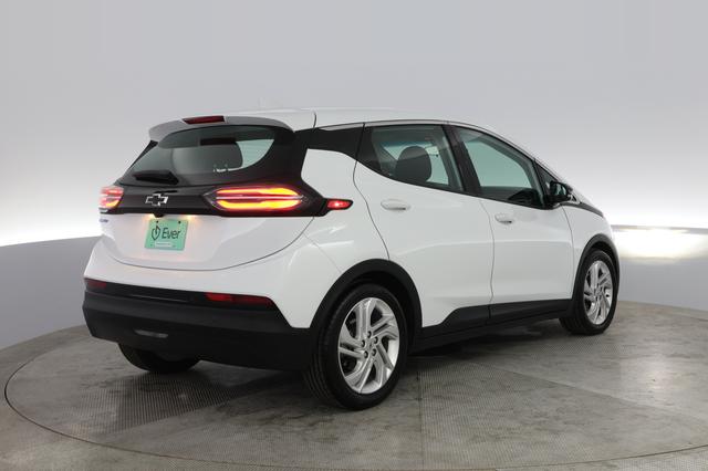 2023 Chevrolet Bolt EV — photo 2 of 19