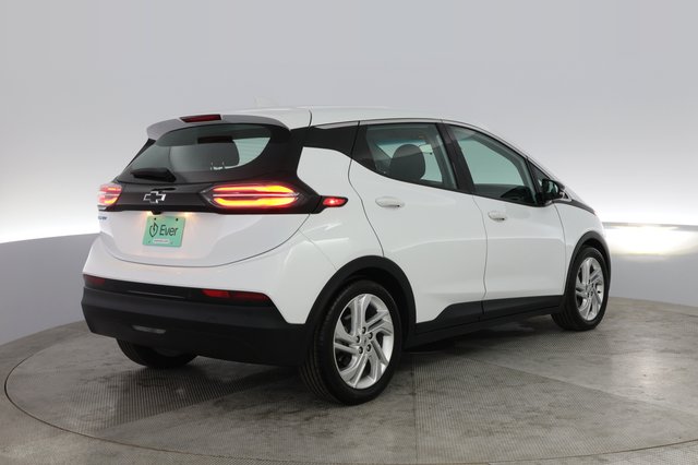 2023 Chevrolet Bolt EV — photo 2 of 19