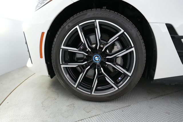 2022 BMW i4