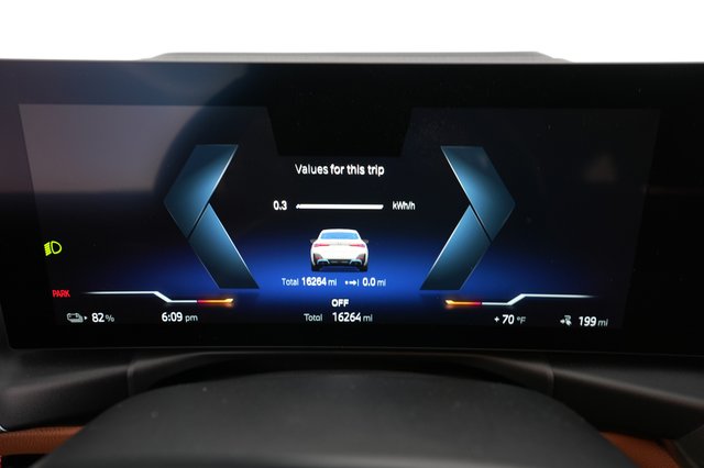 2022 BMW i4 — photo 5 of 21