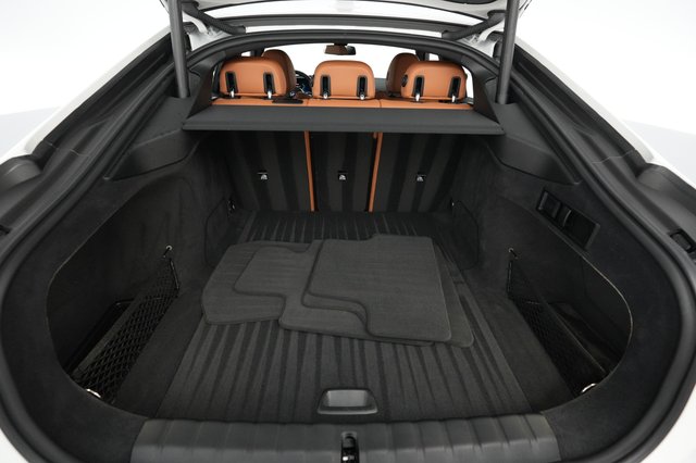 2022 BMW i4 — photo 6 of 21