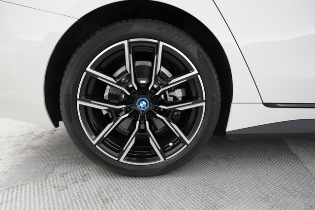 2022 BMW i4