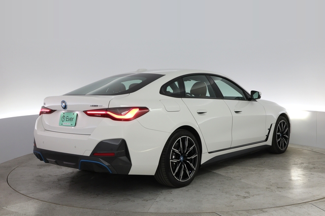 2022 BMW i4