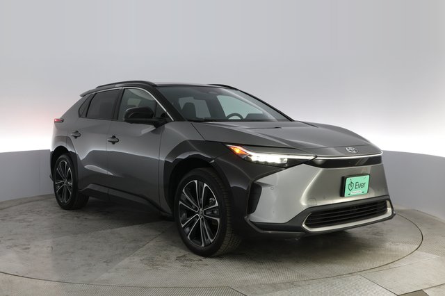 2023 Toyota bZ4X — photo 12 of 21