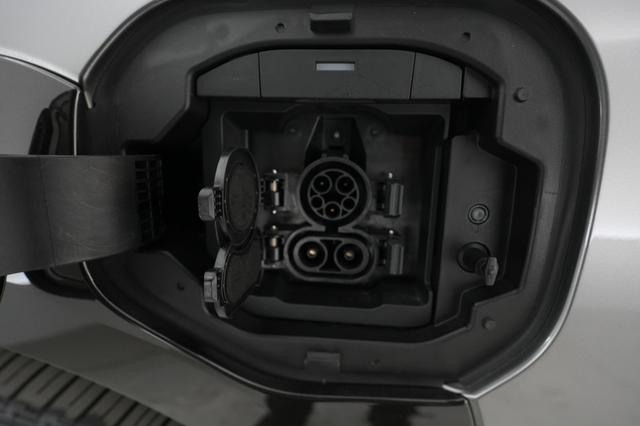 2023 Toyota bZ4X — photo 8 of 21