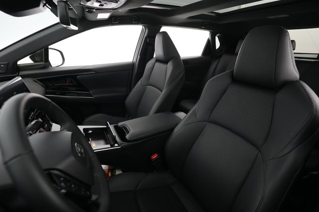 2023 Toyota bZ4X — photo 3 of 21