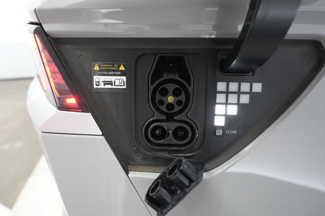 2022 Hyundai IONIQ 5 — photo 8 of 23