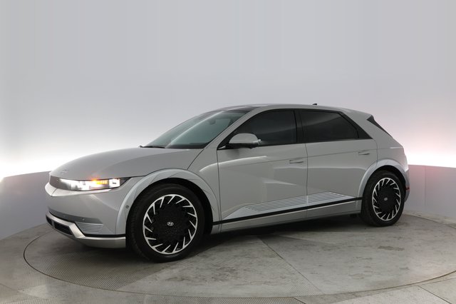 2022 Hyundai IONIQ 5 — photo 11 of 23