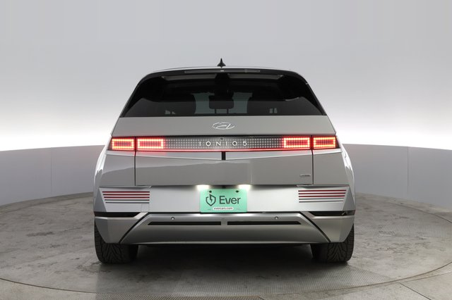 2022 Hyundai IONIQ 5 — photo 14 of 23