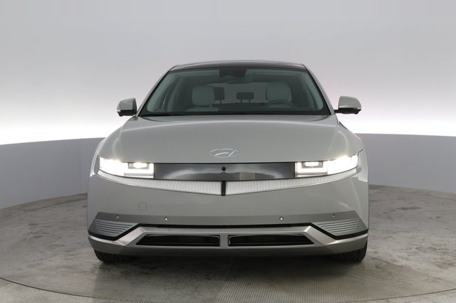 2022 Hyundai IONIQ 5 — photo 13 of 23