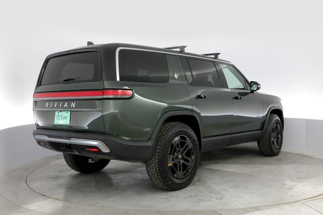 2024 Rivian R1S — photo 2 of 28