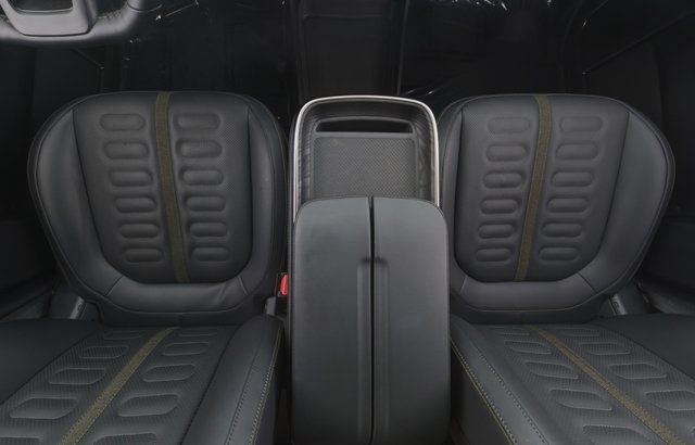 2024 Rivian R1S — photo 23 of 28