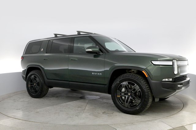 2024 Rivian R1S — photo 11 of 28
